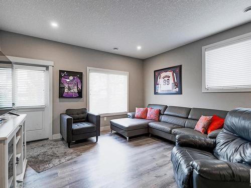 25 Hull Wd, Spruce Grove, AB 