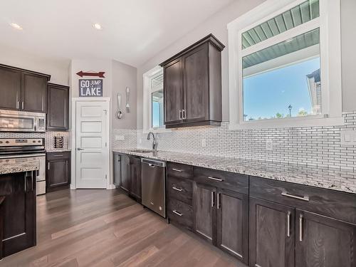 542 55101 Ste. Anne Trail, Rural Lac Ste. Anne County, AB - Indoor Photo Showing Kitchen