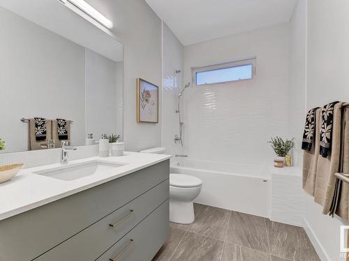 6619 123 Street Nw, Edmonton, AB - Indoor Photo Showing Bathroom