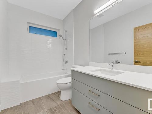 6619 123 Street Nw, Edmonton, AB - Indoor Photo Showing Bathroom