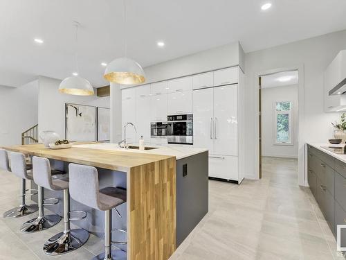 6619 123 Street Nw, Edmonton, AB - Indoor Photo Showing Kitchen With Upgraded Kitchen