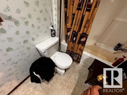 61127 Hwy 763, Rural Barrhead County, AB - Indoor Photo Showing Bathroom