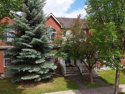 4740 TERWILLEGAR CM NW  Edmonton, AB T6R 3H9