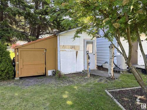 5132 55 Av, Mundare, AB 