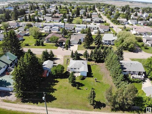 5132 55 Av, Mundare, AB 