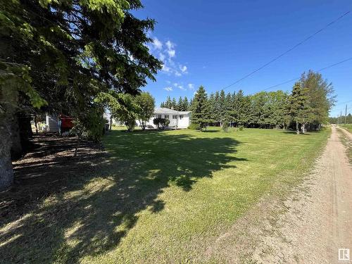 5132 55 Av, Mundare, AB 