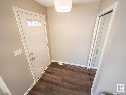 7206 Rosenthal Drive, Edmonton, AB - Indoor Photo Showing Other Room