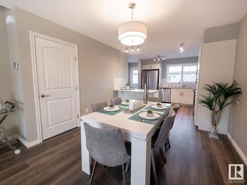 7206 Rosenthal Drive, Edmonton, AB - Indoor Photo Showing Dining Room