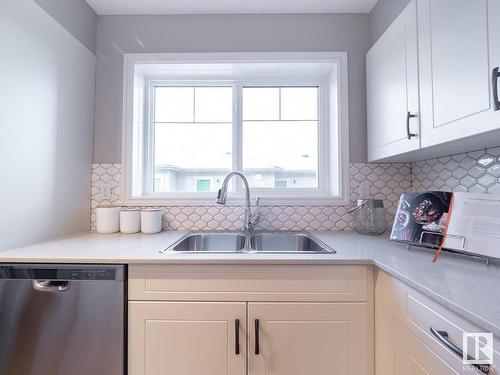 7206 Rosenthal Drive, Edmonton, AB - Indoor Photo Showing Kitchen With Double Sink