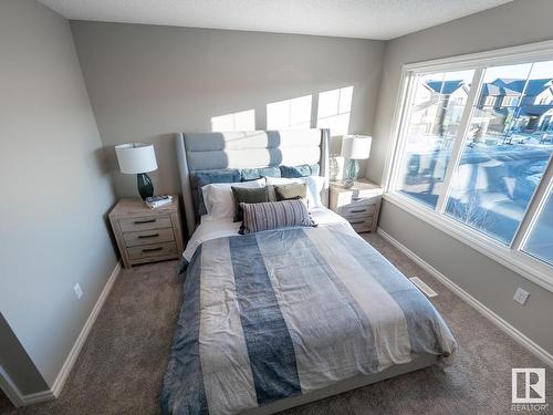 7206 Rosenthal Drive, Edmonton, AB - Indoor Photo Showing Bedroom