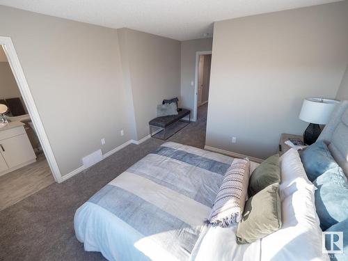 7206 Rosenthal Drive, Edmonton, AB - Indoor Photo Showing Bedroom