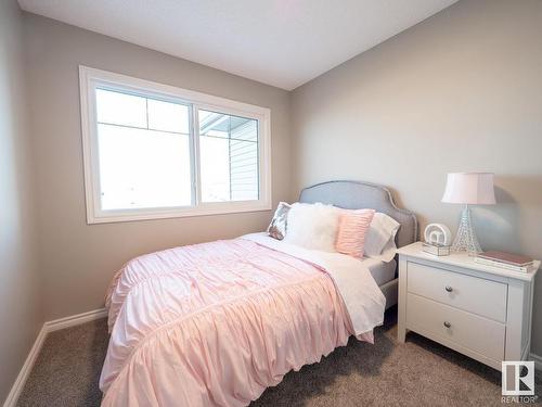 7206 Rosenthal Drive, Edmonton, AB - Indoor Photo Showing Bedroom