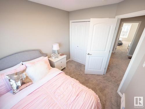 7206 Rosenthal Drive, Edmonton, AB - Indoor Photo Showing Bedroom