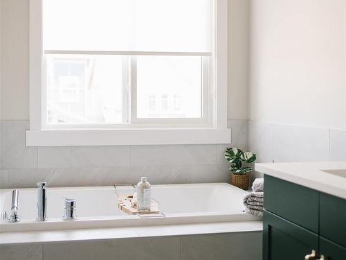 9308 226 Street, Edmonton, AB - Indoor Photo Showing Bathroom