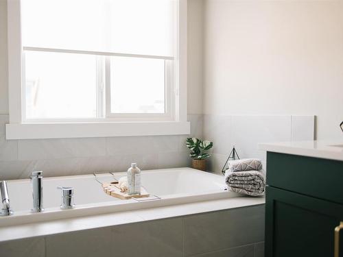 9308 226 Street, Edmonton, AB - Indoor Photo Showing Bathroom