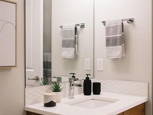 9308 226 Street, Edmonton, AB - Indoor Photo Showing Bathroom