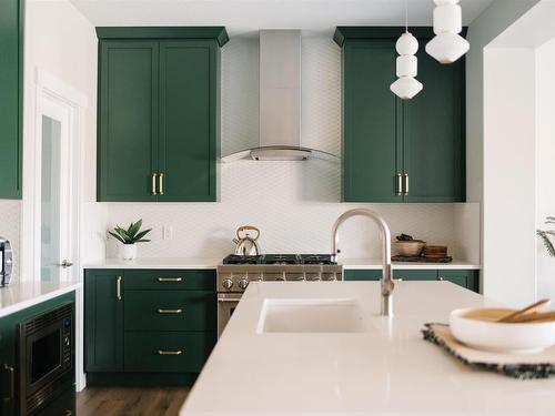 9308 226 Street, Edmonton, AB - Indoor Photo Showing Kitchen With Upgraded Kitchen