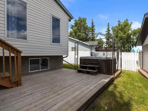 8 Landsdowne Dr, Spruce Grove, AB 