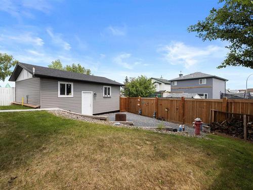 8 Landsdowne Dr, Spruce Grove, AB 