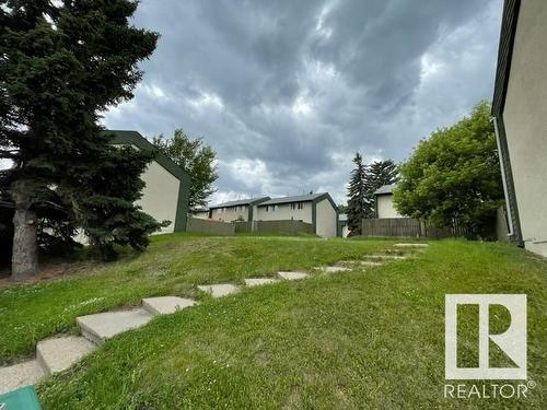 774 Abbottsfield Rd Nw, Edmonton, AB 