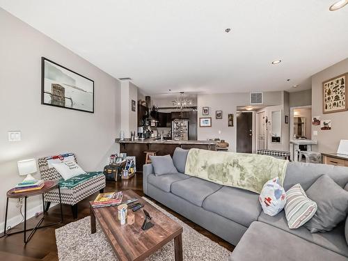 216 35 Sturgeon Road, St. Albert, AB - Indoor Photo Showing Living Room