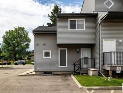 5396 38A AV NW  Edmonton, AB T6L 2H4