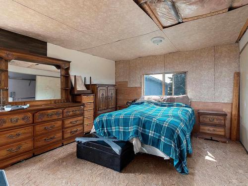 274032A Hwy 13, Rural Wetaskiwin County, AB - Indoor Photo Showing Bedroom