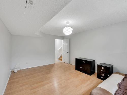 1910 37 Av Nw, Edmonton, AB 