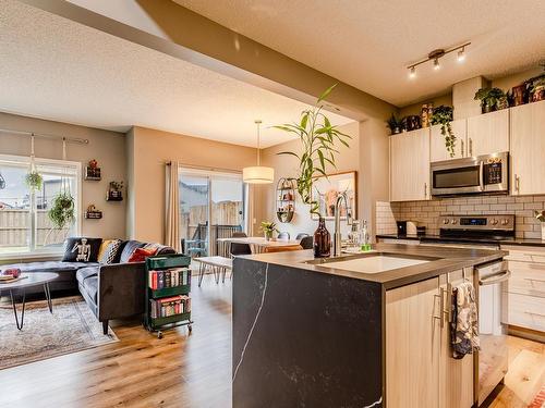 1237 Mcconachie Bv Nw, Edmonton, AB 