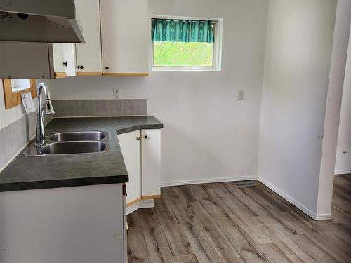 5118 46 Avenue, St. Paul Town, AB - Indoor Photo Showing Kitchen With Double Sink