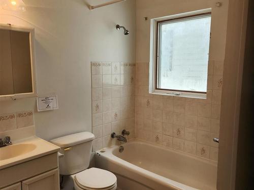 5118 46 Avenue, St. Paul Town, AB - Indoor Photo Showing Bathroom