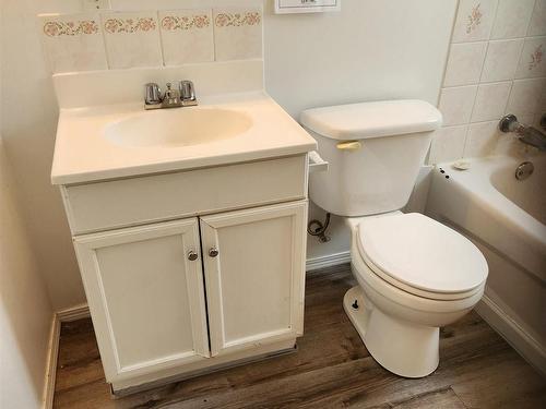 5118 46 Avenue, St. Paul Town, AB - Indoor Photo Showing Bathroom