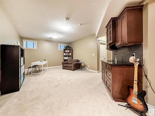 723 Todd Ld Nw, Edmonton, AB 