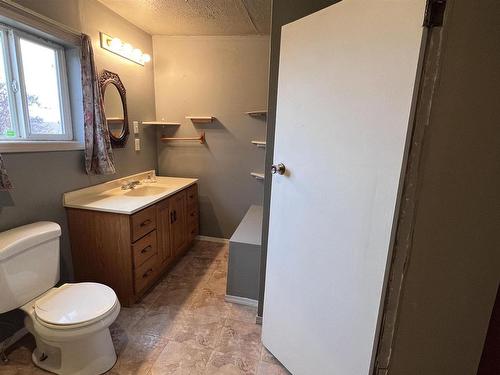 59310 Rng Rd 112, Rural St. Paul County, AB - Indoor Photo Showing Bathroom