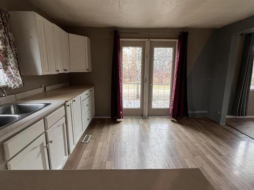 59310 Rng Rd 112, Rural St. Paul County, AB - Indoor Photo Showing Kitchen With Double Sink