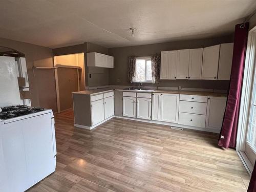 59310 Rng Rd 112, Rural St. Paul County, AB - Indoor Photo Showing Kitchen With Double Sink