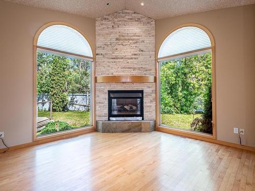 58 Kingsbury Crescent, St. Albert, AB - Indoor Photo Showing Living Room With Fireplace