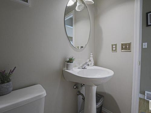 17634 96 Avenue, Edmonton, AB - Indoor Photo Showing Bathroom