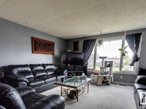 14528 34 Street, Edmonton, AB - Indoor Photo Showing Living Room