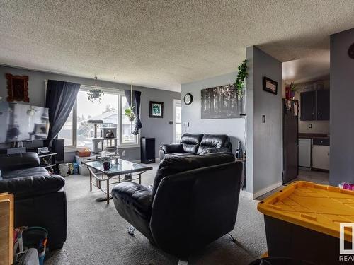 14528 34 Street, Edmonton, AB - Indoor Photo Showing Living Room