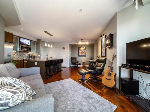 1306 10388 105 Street, Edmonton, AB - Indoor Photo Showing Living Room