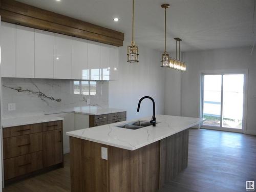 61 Ashbury Crescent, Spruce Grove, AB - Indoor Photo Showing Kitchen With Double Sink With Upgraded Kitchen