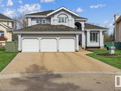 121 WEAVER DR NW  Edmonton, AB T6M 2J3