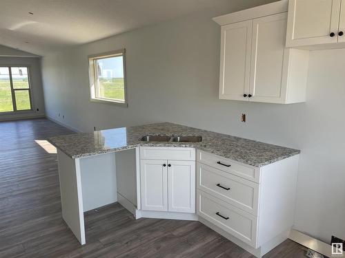 3606 53 Avenue, Bonnyville Town, AB - Indoor Photo Showing Kitchen