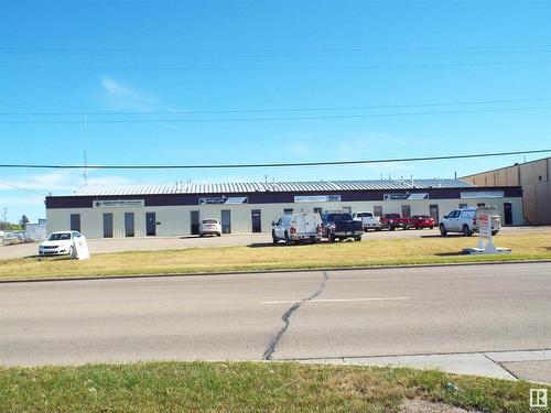 5905 45 St, Leduc, AB 