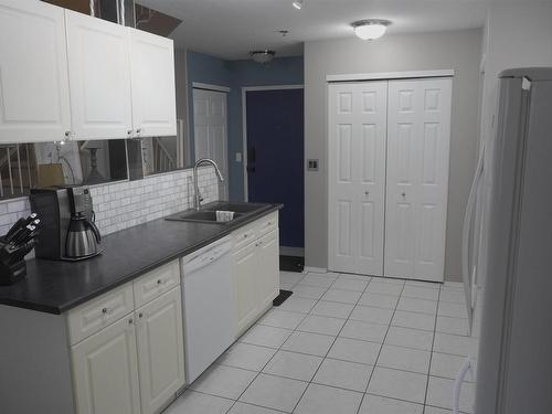 37 10331 106 Street, Edmonton, AB - Indoor Photo Showing Kitchen