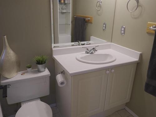 37 10331 106 Street, Edmonton, AB - Indoor Photo Showing Bathroom