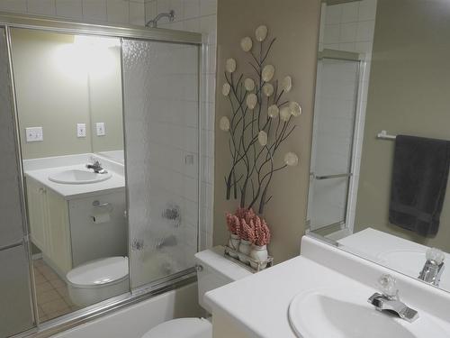 37 10331 106 Street, Edmonton, AB - Indoor Photo Showing Bathroom