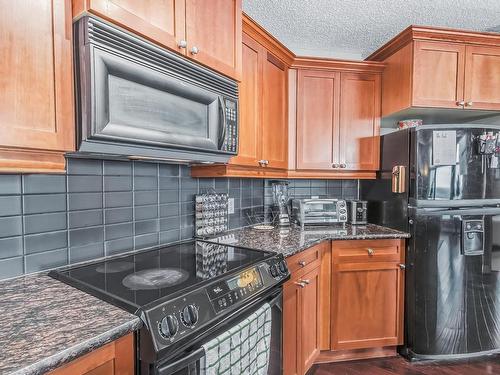 1705 9020 Jasper Avenue, Edmonton, AB - Indoor Photo Showing Kitchen