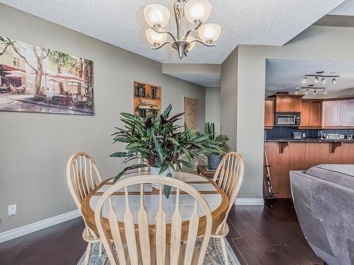 1705 9020 Jasper Avenue, Edmonton, AB - Indoor Photo Showing Dining Room